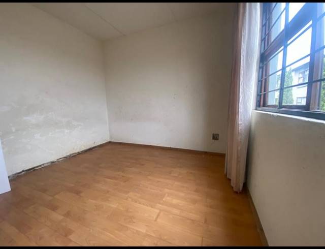 2 BEDROOM TOWNHOUSE FOR SALE IN VORNA VALLEY